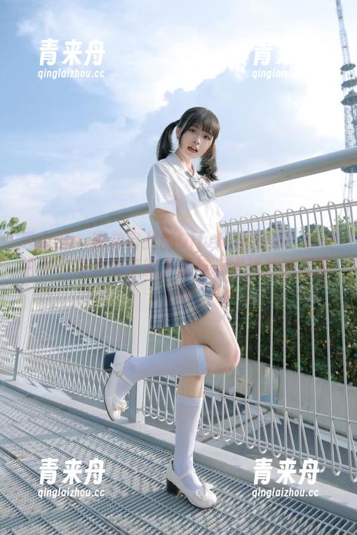 秀人网 - 释放自我的Olivia童安琪：享受白衬衫写真带来的灵感与艺术照片的震撼.txt