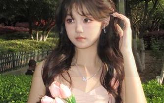 秀人网 – 九千柒柒的泳池写真集，精选每一张都如梦幻般的美丽，令人沉醉！.txt