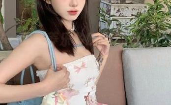 秀人网 – 跟随养乐多Doll的步伐，裤里丝套图分享带你领略别样风情.txt