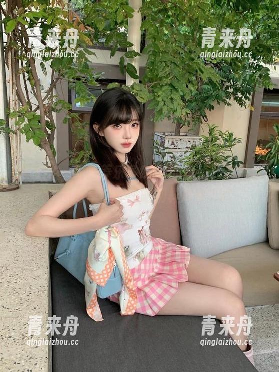 秀人网-养乐多Doll 秀人网 - 跟随养乐多Doll的步伐,裤里丝套图分享带你领略别样风情.txt