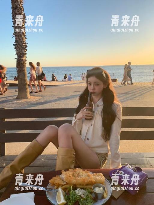 秀人网-千夜未来 秀人网 - 千夜未来清纯写真全解:无圣光美图透出心灵的纯粹与美丽.txt