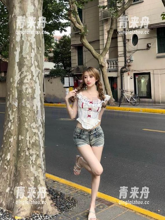 秀人网-史雨姐姐 秀人网 - 释放魅力的史雨姐姐女友写真合集,壁纸中的浪漫瞬间.txt