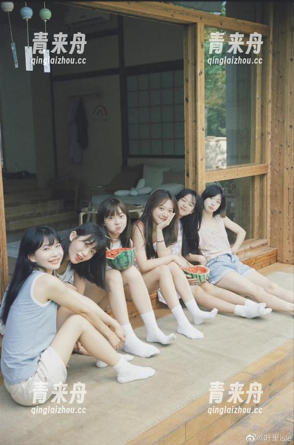 秀人网-吴小小 秀人网 - 吴小小又来啦!最新美脚套图挑战你的审美底线,速来围观!.txt