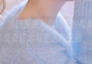秀人网 – 走进最新吴思晚天台写真，原图让你感受艺术与生活的交融。.txt