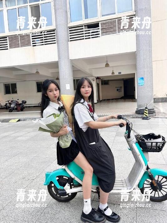 秀人网 - 周于希Sally的丝袜美臀写真，尽享免费美丽与诱惑的双重盛宴！.txt