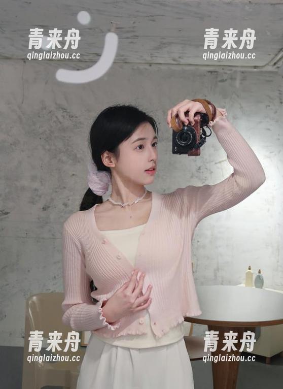 秀人网-周于希 秀人网 - 套图更新!“周于希可爱”带你邂逅梦幻般的青春瞬间。.txt