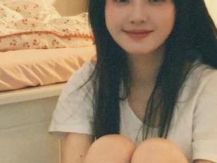 秀人网 – 深入了解周美美alicia的秘书写真合集，令人惊艳的照片展现出不同风和韵.txt