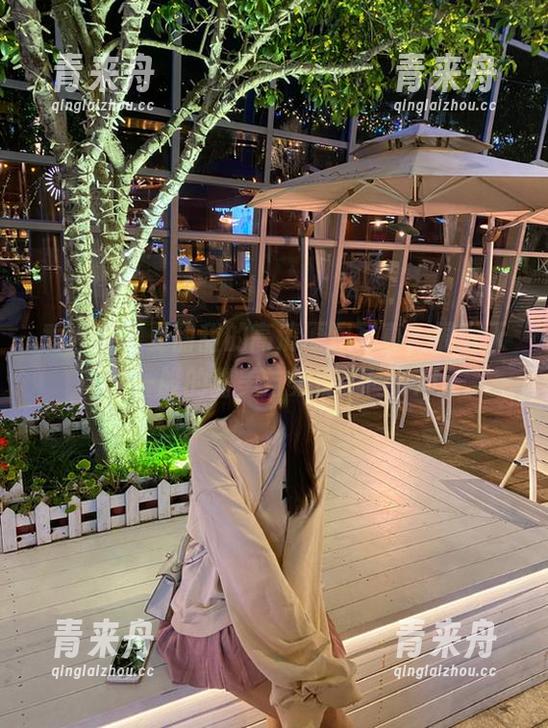 秀人网 - 夏甜甜的高清原图写真，展现天使一般的甜美与柔情瞬间.txt