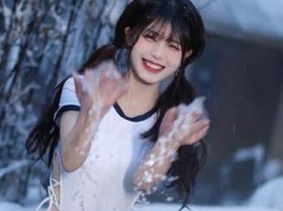 秀人网 – 夏雪爱的写真精选：绚丽花嫁系列，记录下爱的旅程与奇迹时刻.txt