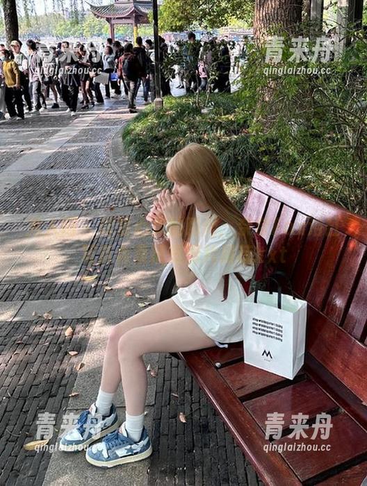 秀人网 - 修复心灵的瞬间：奈奈Fox浴缸写真合集精美图片推荐.txt