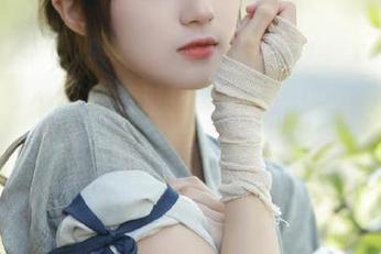 秀人网 – 不容错过！奶芙乔乔黑丝写真集更新，性感与优雅并存.txt