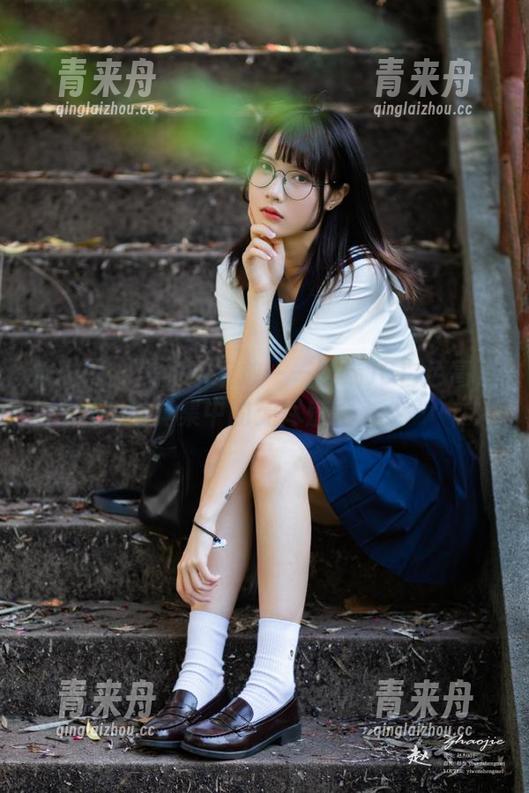 秀人网 - 美丽的绽放——娇喘JC白色高清写真集中的无尽魅力.txt