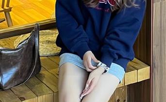 秀人网 – 小泡芙winna制服图包最新更新，简直是视觉上的‘制服诱惑’！.txt