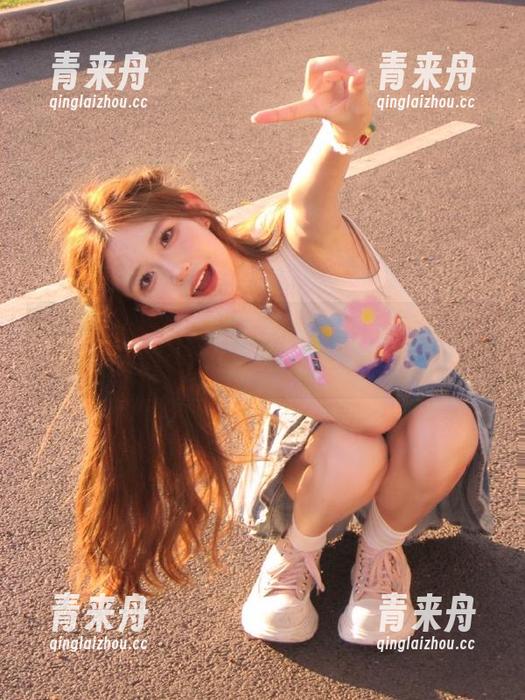 秀人网-小纯子 秀人网 - 欣赏小纯子姐姐的绝美写真:汇集美图与壁纸之美.txt