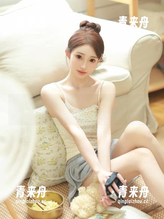秀人网-小肉肉咪 秀人网 - 小肉肉咪私拍毛衣图集,透出温暖与甜美的视觉享受.txt