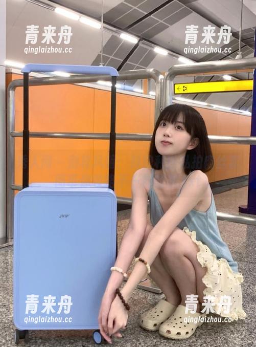 秀人网 - 别样风情：抖娘利世私拍肉丝套图带你领略不一样的美.txt