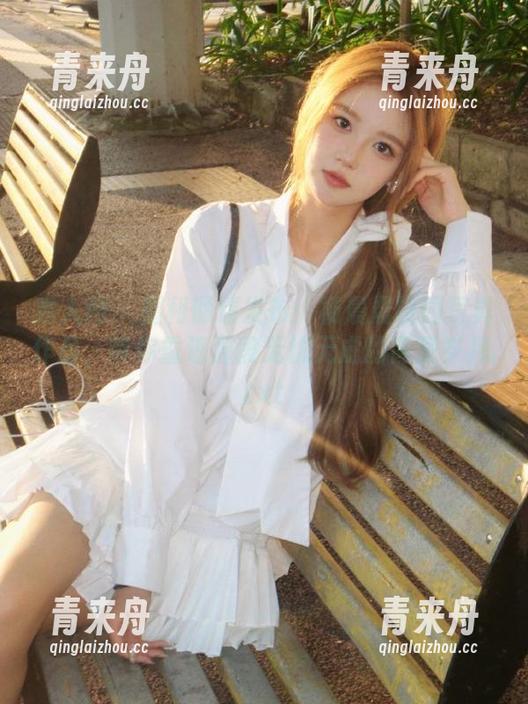 秀人网 - 福利倾情发布：杨晨晨校园写真作品，带你重返那段无忧无虑的青葱岁月.txt