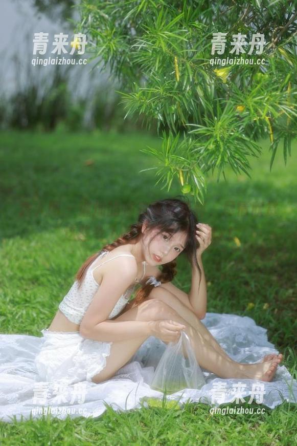 秀人网-璀灿 秀人网 - 璀灿的睡衣写真福利,尽情欣赏这些令人惊艳的图片!.txt