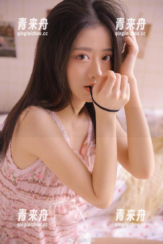 秀人网-盼盼玉奴 秀人网 - 最新作品集来袭!盼盼玉奴学妹带你领略不一样的写真艺术之旅!.txt