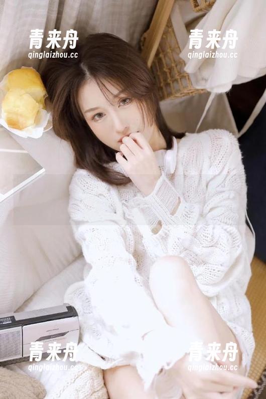 秀人网 - 在荡漾Crystal的秘密中徜徉，高清原图传达无限情感.txt