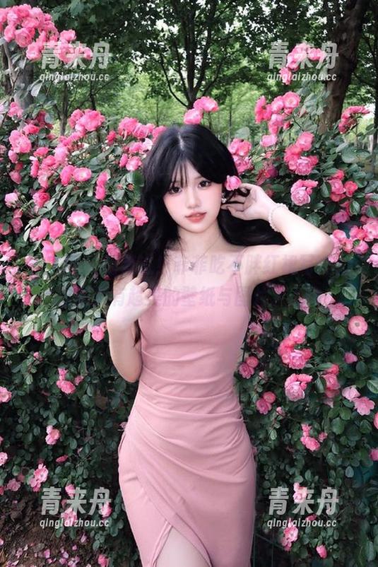 秀人网 - 别错过！菲菲吃不胖红裙写真，立刻拥有超美的壁纸与图片。.txt