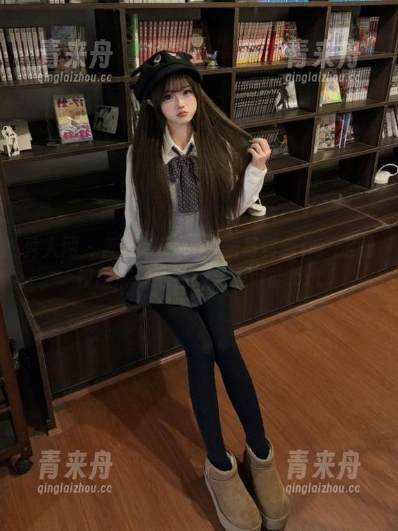 秀人网 - 蕊蕊ruirui校园写真新作：定制校服展现青春的无限可能.txt