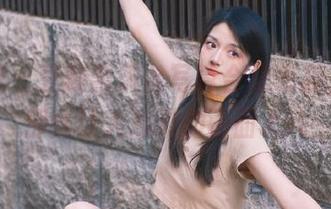 秀人网 – 豆瓣酱天台写真合集来袭，分享那些让人心动的画面.txt