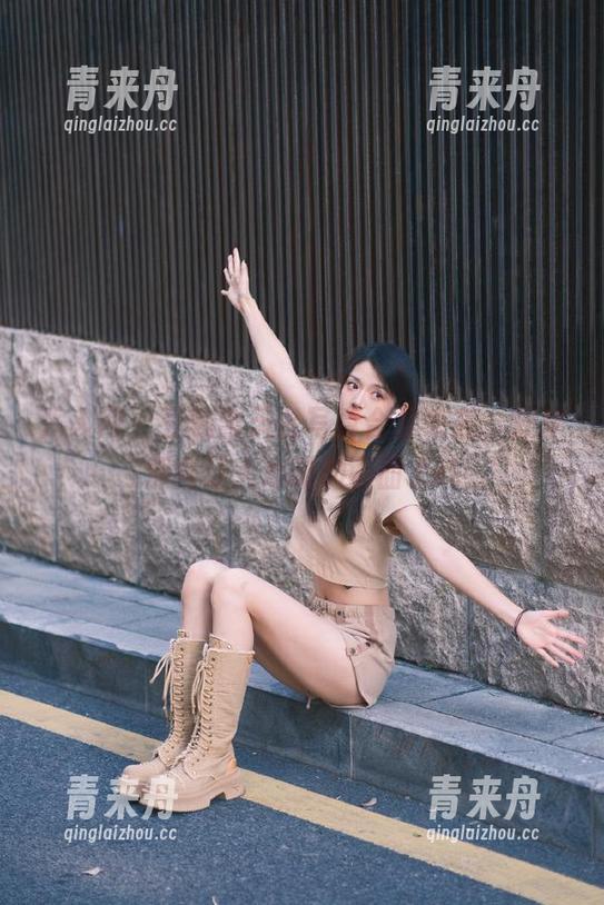 秀人网-豆瓣酱 秀人网 - 豆瓣酱天台写真合集来袭,分享那些让人心动的画面.txt