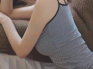 秀人网 – 最新更新：龙雪儿黑白写真作品，艺术与灵感的碰撞.txt