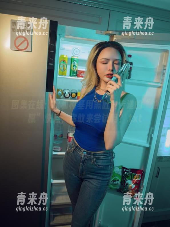 秋和柯基 图集在线:秋和柯基用黑肚兜传递的“油腻”快感,你敢来尝试吗?.txt