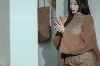 秋和柯基带你在线体验高跟鞋写真，让魅力与自信同行，精彩无限！.txt