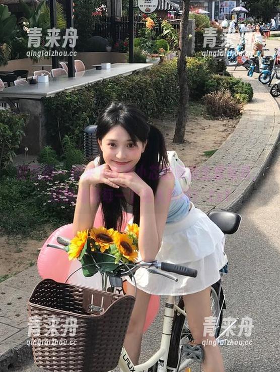 微密圈 - 快来下载童小芯的新货全套写真，捕捉她的每一个迷人瞬间！.txt