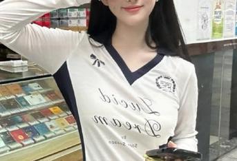 紧急企划 – 小恩体操服写真美图最新上线，让你重温运动与时尚的完美邂逅！.txt
