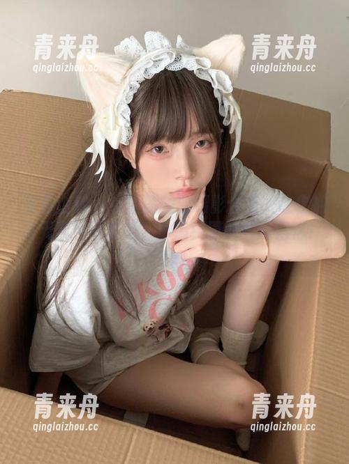 紧急企划 - 小恩的校服摄影合集：让你拥有无数绚丽壁纸，重温校园的美好记忆！.txt