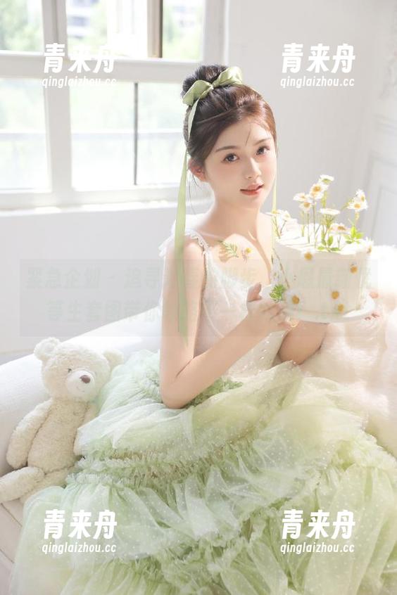 紧急企划-小恩 紧急企划 - 追寻青春的脚步,小恩最新优等生套图带你领略不一样的美!.txt