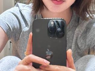 绮梦摄影 – 想分享的小艺姐姐写真作品集：每张照片都带着搞笑属性，保证你笑到肚子疼！.txt