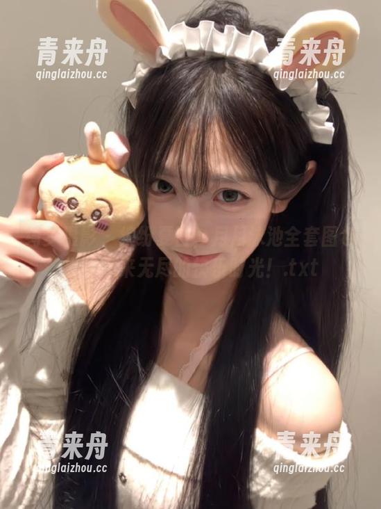 绮梦摄影 - 缤纷夏日，月月泳池全套图包为你带来无尽的快乐时光！.txt