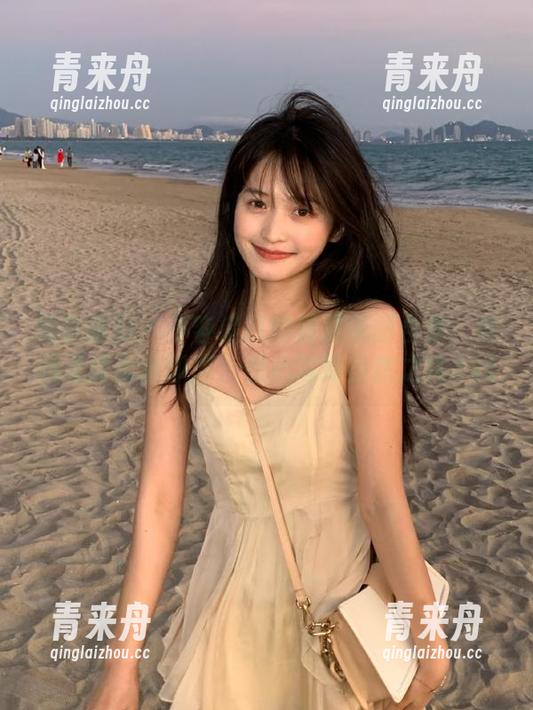 绮梦摄影 - 不容错过的露露美图合集：珍藏无修无水印版，倾心演绎自然之美.txt