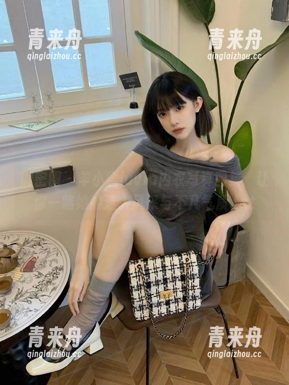 羊小雪juvia 微密圈 - 羊小雪juvia内衣写真图集:让你一睹她的迷人风采与不凡气质.txt