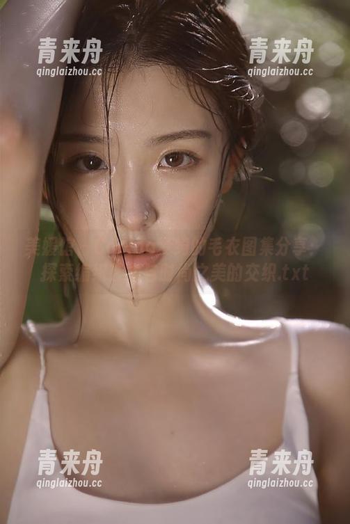 美媛馆 - Carina梦绮的毛衣图集分享：探索编织艺术与时尚之美的交织.txt