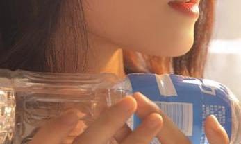 美媛馆 – 王馨瑶的海边奇遇：趣味写真图库分享，带你领略无尽的沙滩与海景！.txt