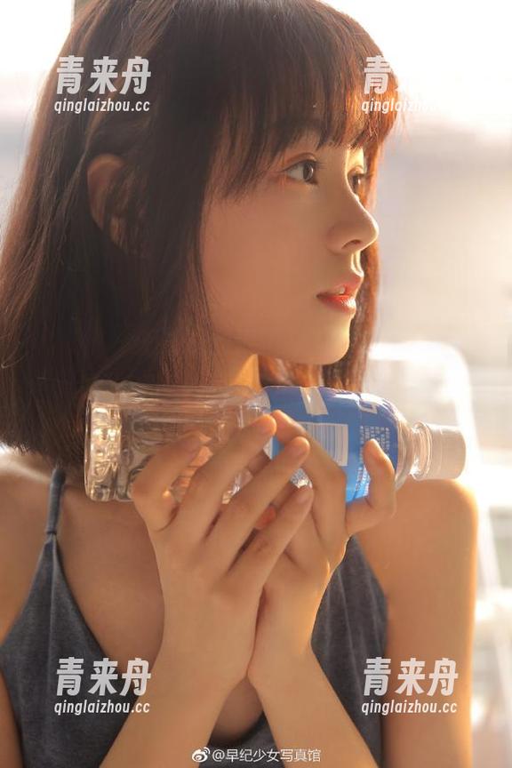 美媛馆 - 王馨瑶的海边奇遇：趣味写真图库分享，带你领略无尽的沙滩与海景！.txt