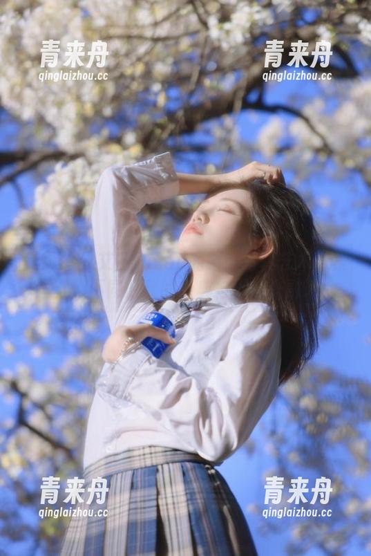 美媛馆-艾然Airan 美媛馆 - 艾然Airan的制服写真艺术合集:穿越不同时代的经典与现代交融.txt