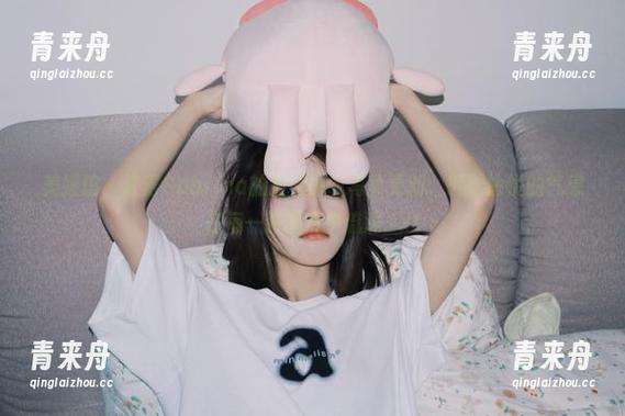 美媛馆-许诺Sabrina 美媛馆 - 许诺Sabrina的独特睡衣写真更新,轻松愉悦的气息在每一张图片中流淌.txt