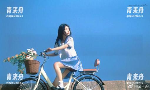 美邵女Baby 微密圈 - 原图欣赏:美邵女Baby紫色蕾边吊带袜的细腻与优雅,等你来观看.txt