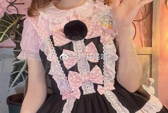 与荒井喵喵一起领略网袜的魅力：图包合集展现前所未有的时尚风格.txt