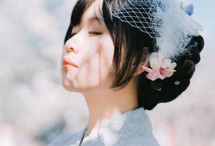 在线发现萌芽儿o0金色套装作品的独特风格与美感.txt