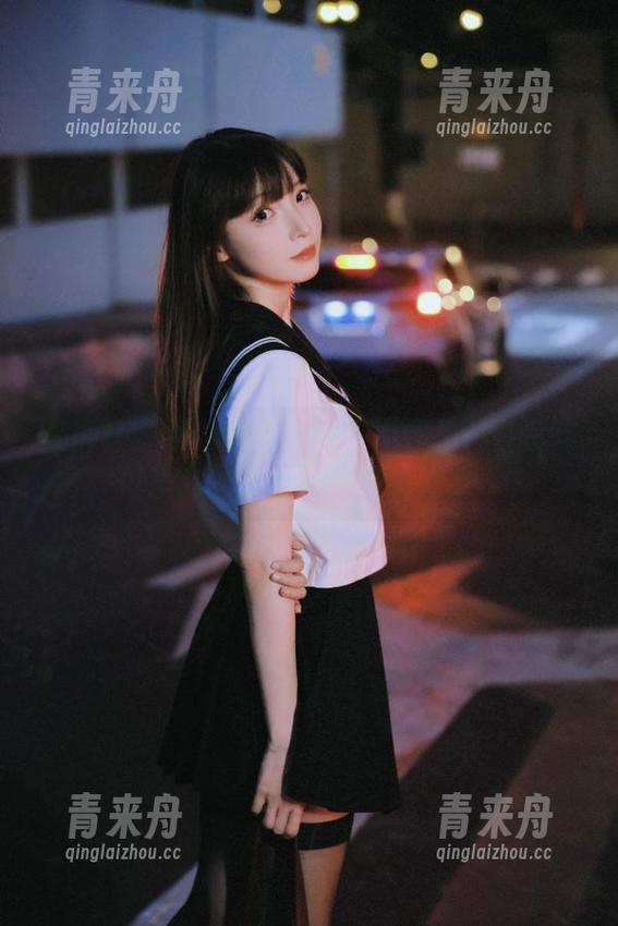 蜜桃社-伊琳 蜜桃社 - 伊琳的兔女郎写真作品:性感与可爱完美结合的视觉盛宴.txt