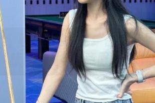 蜜桃社 – 私房图包揭秘：杏子在万圣节的惊艳瞬间与创意服装.txt