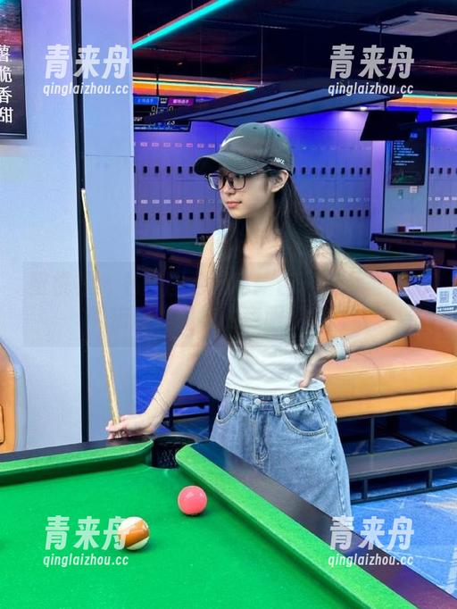 蜜桃社-杏子 蜜桃社 - 私房图包揭秘:杏子在万圣节的惊艳瞬间与创意服装.txt